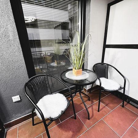 Luxe Central Studio With Pool, Parking & Ac Budapeste Exterior foto