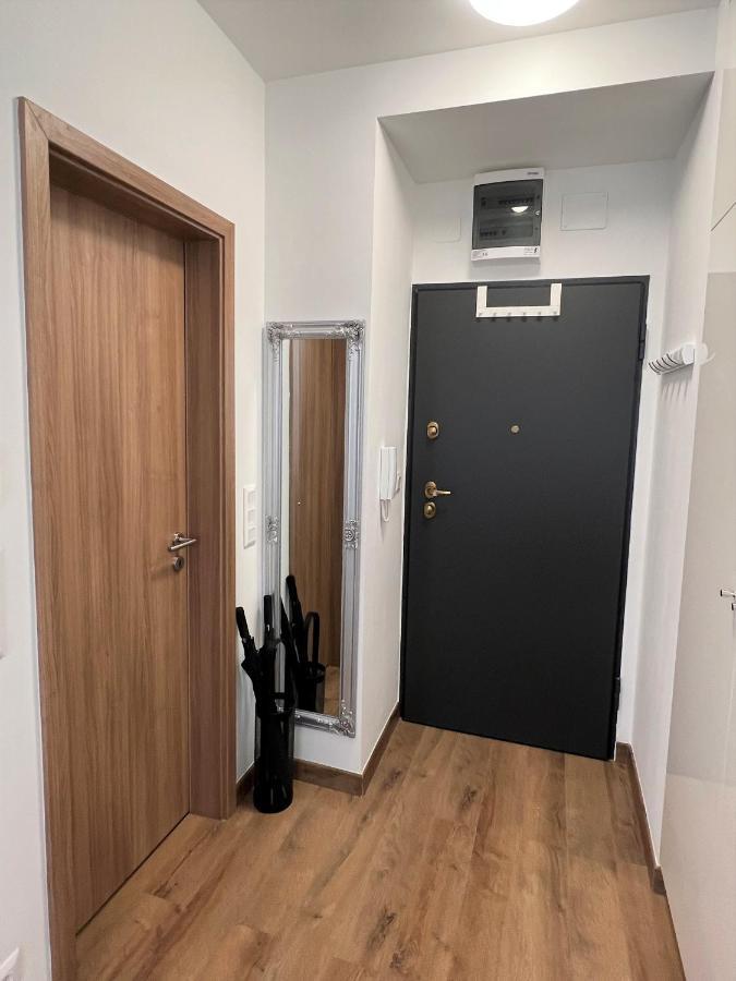 Luxe Central Studio With Pool, Parking & Ac Budapeste Exterior foto