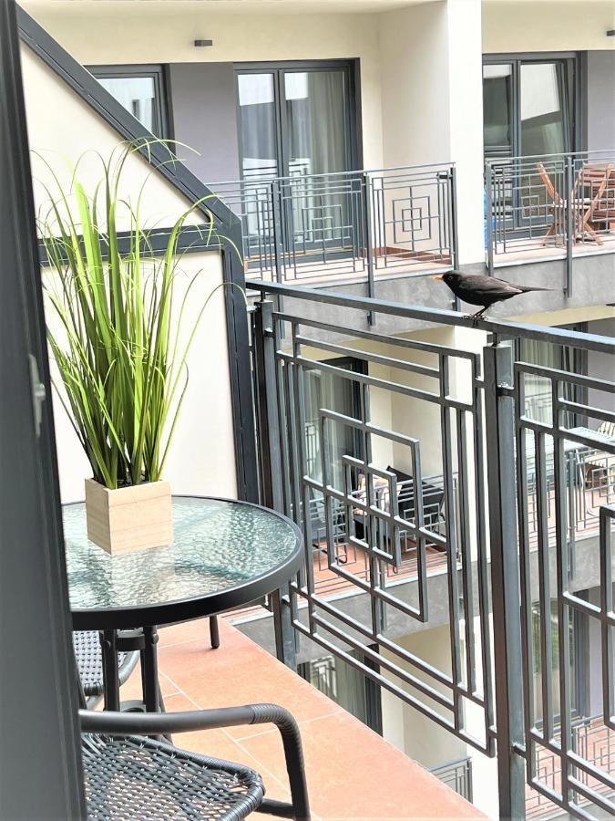Luxe Central Studio With Pool, Parking & Ac Budapeste Exterior foto