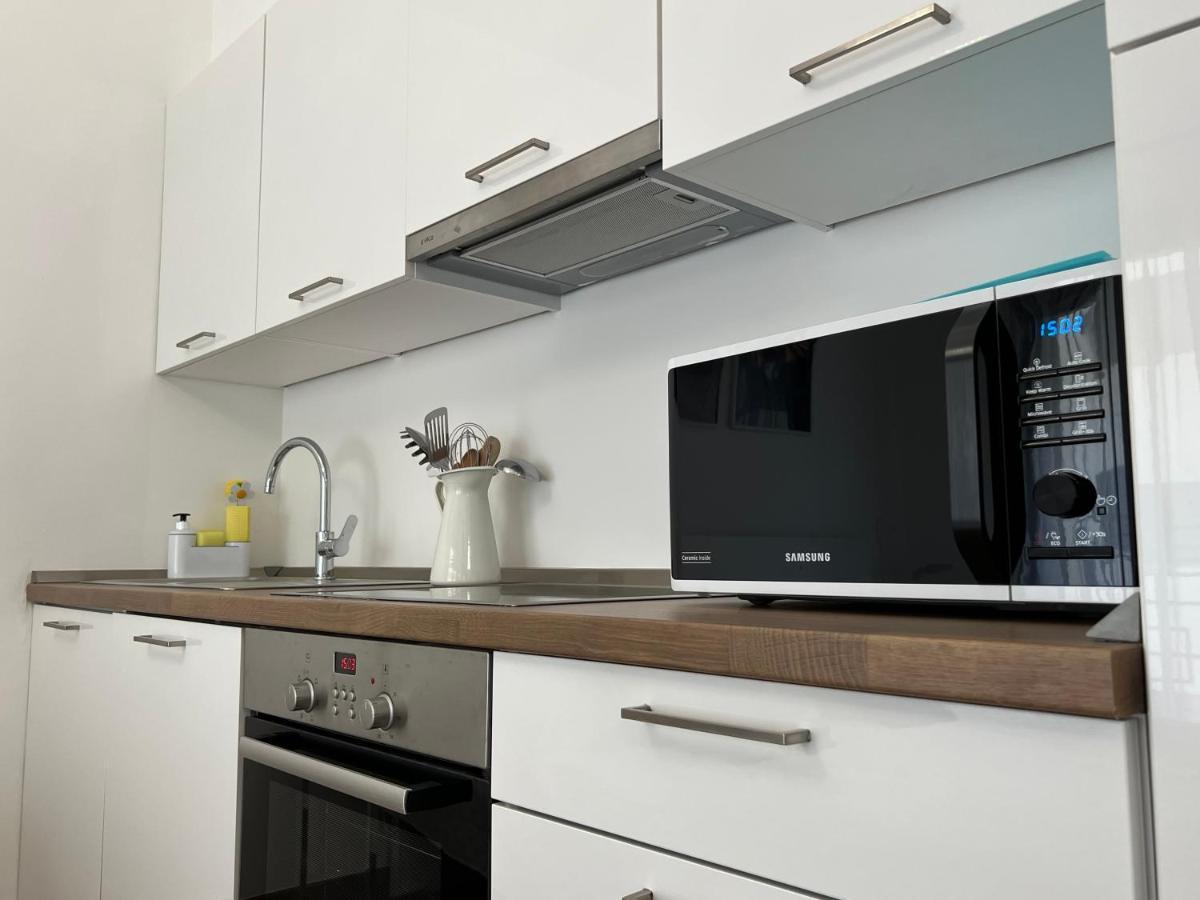 Luxe Central Studio With Pool, Parking & Ac Budapeste Exterior foto
