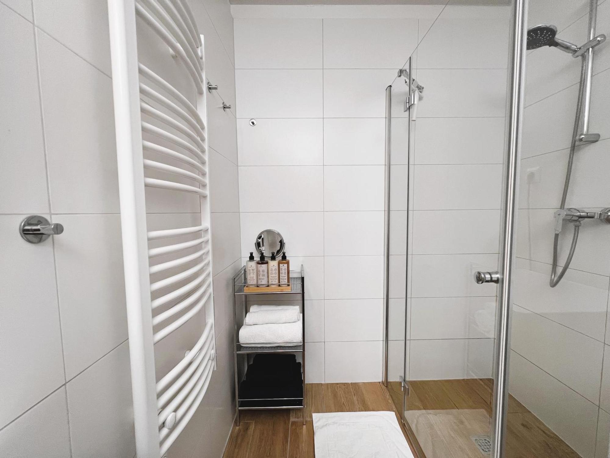 Luxe Central Studio With Pool, Parking & Ac Budapeste Exterior foto
