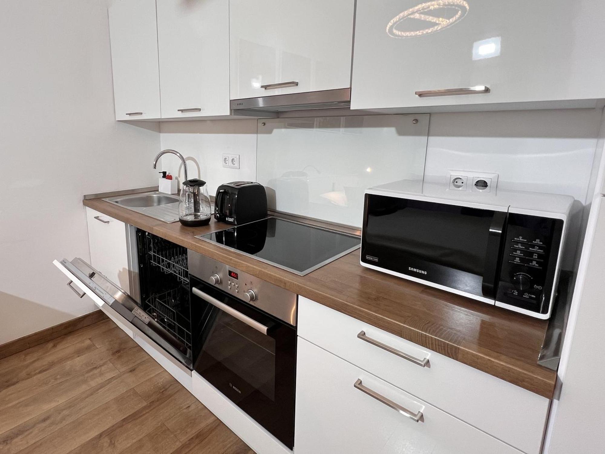 Luxe Central Studio With Pool, Parking & Ac Budapeste Exterior foto